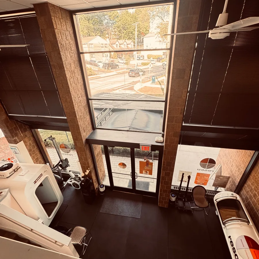 Overhead view of the Rescu entrance and hyperbaric chambers